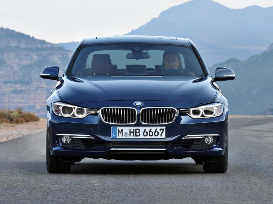  BMW 328i Sedan Luxury Line 2012 года  (фото 3 из 20)